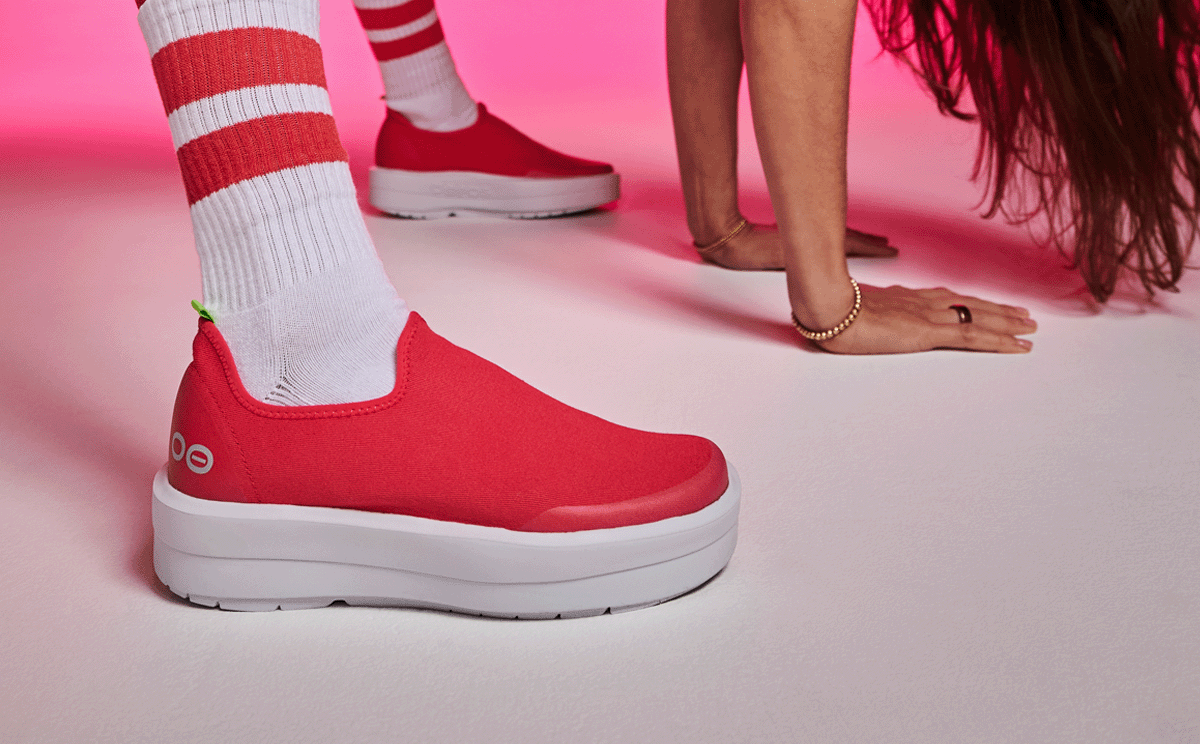 Women's OOmega eeZee Low Shoe - Neon Berry (FINAL SALE)